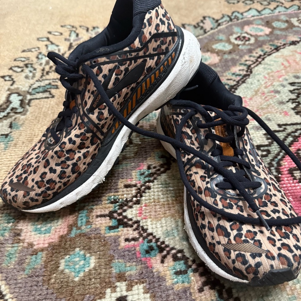 Brooks Leopard Print Women's Sneakers